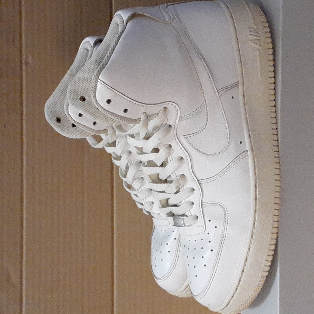 Men's size 12 Air Force One sneakers - Picture 4 of 16